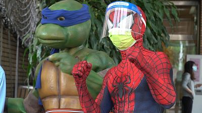 Taiwan: 'Spiderman and Ninja Turtle' donate food to frontline medical staff