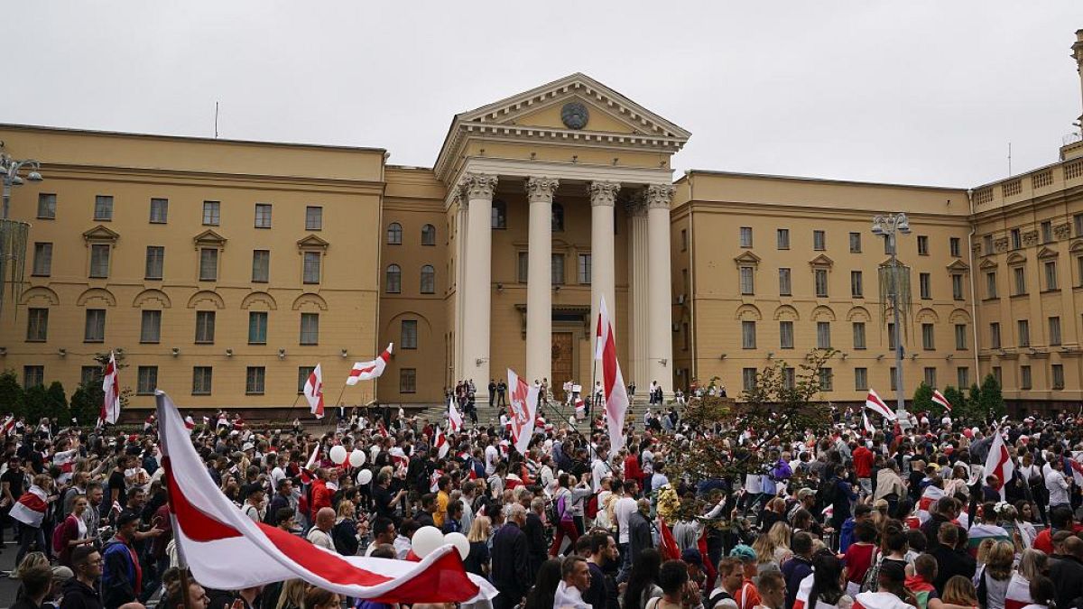 Belarus'ta tartışmalı seçimler sonrası ülke çapında Lukaşenko karşıtı gösteriler patlak vermişti