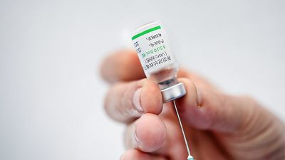 جرعة من لقاح "سينوفاك" الصيني المضاد لفيروس كورونا