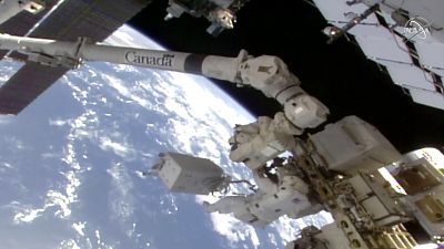 Uluslararası Uzay İstasyonu'nda çalışmalarını yürüten iki Rus kozmonot