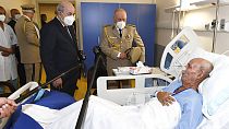 El presidente de Argelia visita en el hospital al líder del Polisario, Brahim Gali