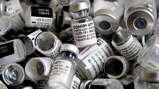 Üres Pfizer-BioNTech vakcinafiolák