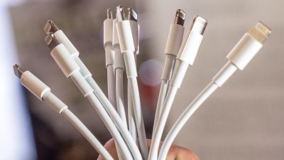 Apple wants its iPad users to cut the charging cord, according to reports. 