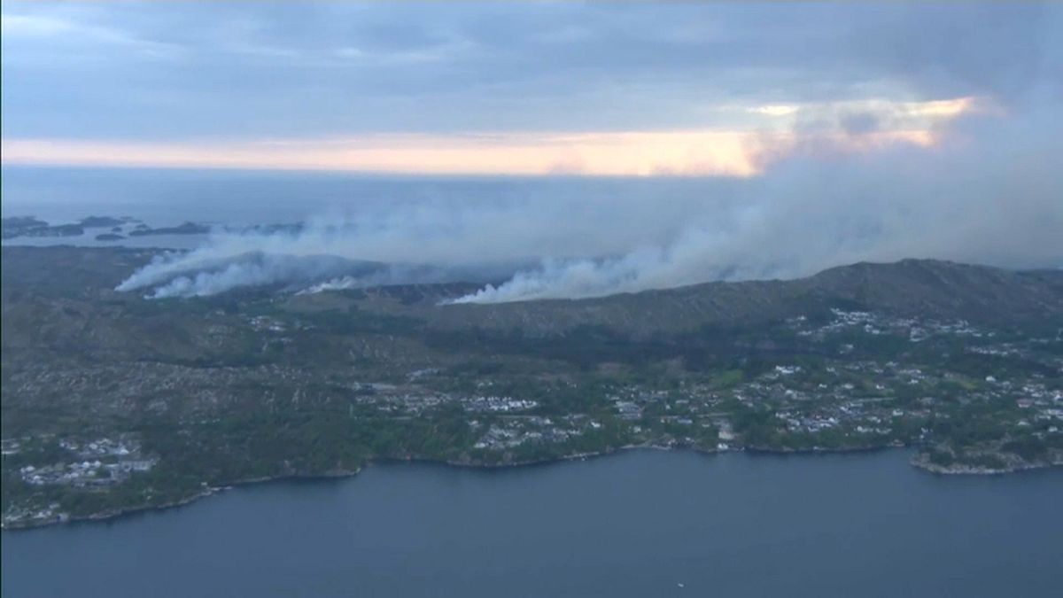 Der Waldbrand an der Westküste Norwegens nahe Bergen