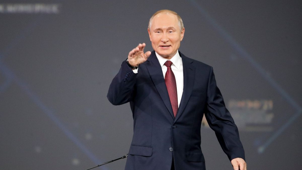 الرئيس الروسي فلاديمير بوتين في منتدى سانت بطرسبرغ الاقتصادي الدولي، الجمعة 4 يونيو 2021