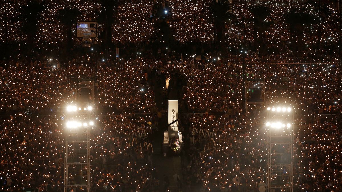 وقثة احتجاجية في هونع كونعفي ذكرى سقوط ضحايا القمع العسكري في ساحة تيان انمين في بيكين. 2016/06/04