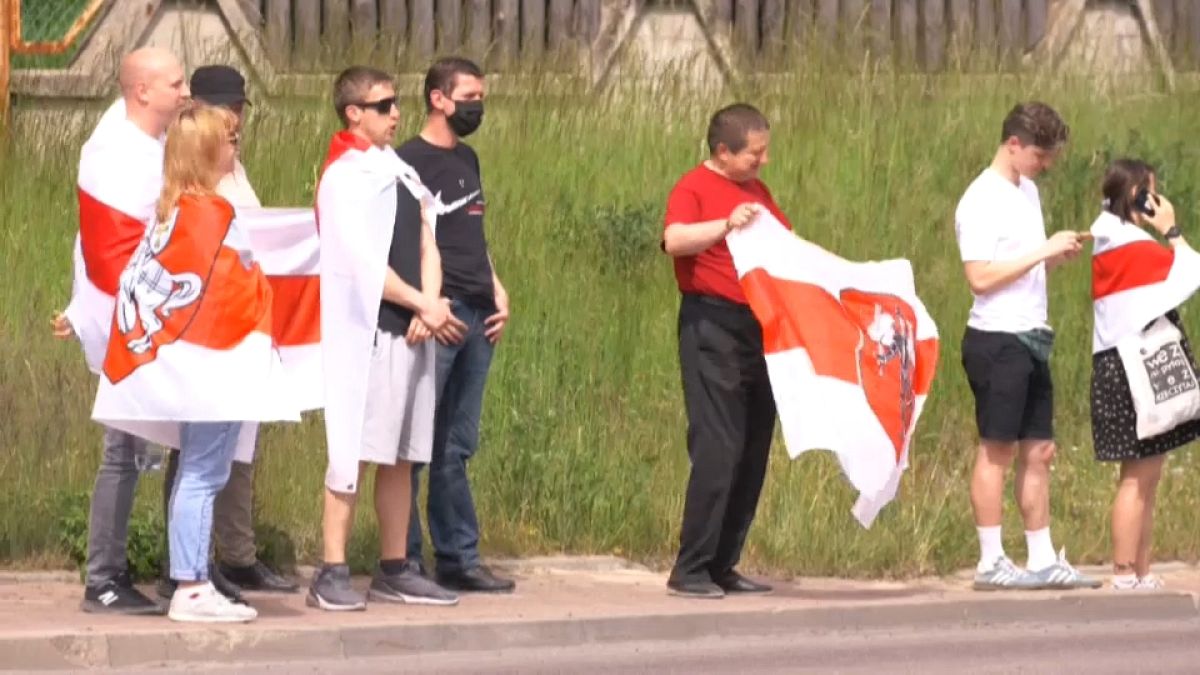 Exiled Belarusians protest at closure of Polish land border