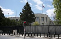 ingresso dell'ambasciata degli Stati Uniti ad Ankara. una delle sedi che starebbero volutamente rallentando le procedure
