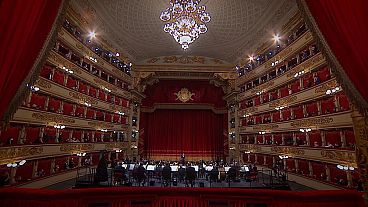The Vienna Philharmonic moves La Scala under the baton of Muti