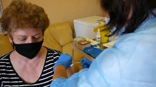 Fracaso de la vacuna rusa en su primer día en Eslovaquia