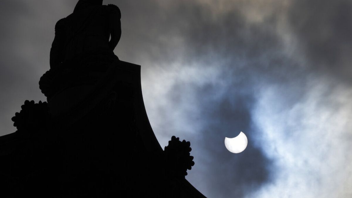El eclipse sobre Trafalgar Square, en Londres