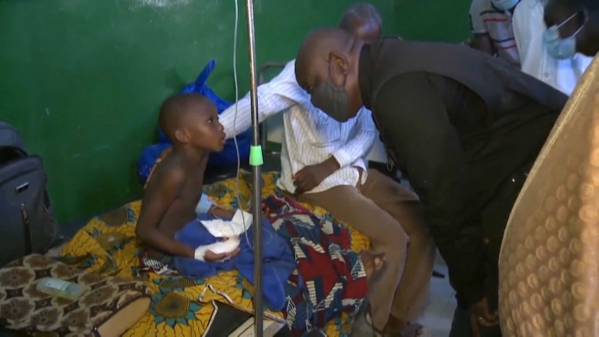 Un niño herido en el ataque contra la aldea Sohan, en Burkina Faso