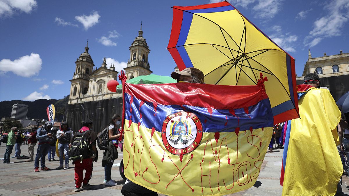 احتجاجات شعبية مناهضة للحكومة في كولومبيا