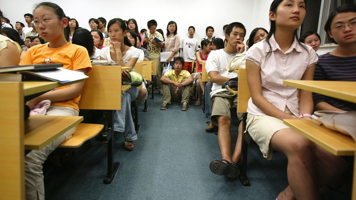 Diákok a Fudan Egyetem egyik előadótermében 2005-ben (illusztráció)