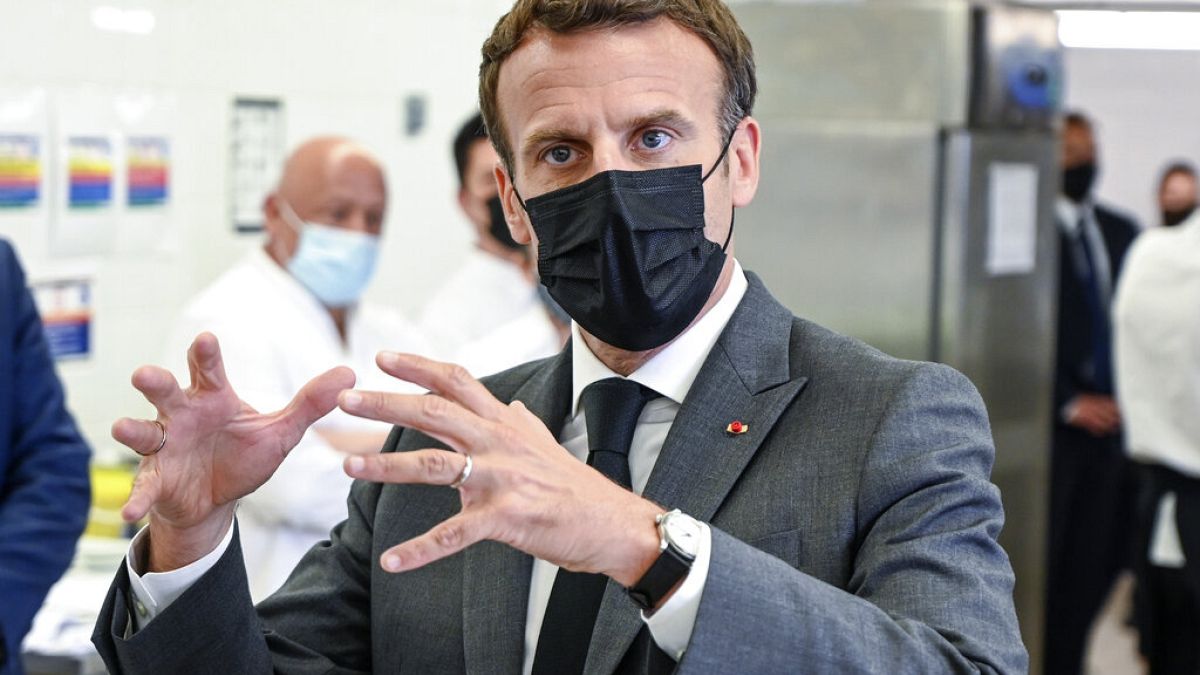 Macron foi esbofeteado depois de visitar um liceu de hotelaria