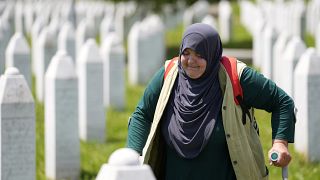 Dans le cimetière de Potocari, près de Srebrenica, où sont enterrées les dépouilles identifiées des victimes du massacre en juillet 1995 - photo prise le 08/07/2021