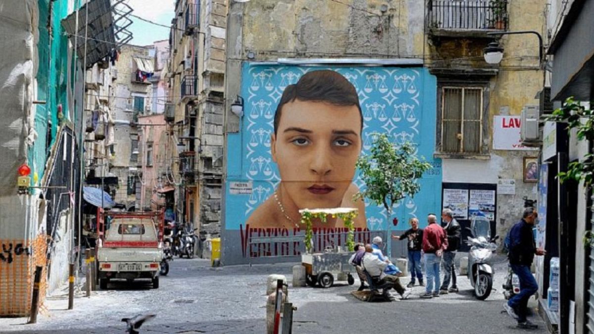 Egy áldozat, Ugo Russo a nápolyi falfestmények egyikén 