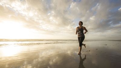 Claire McFarlane is running 16km of beach in every country in the world Claire McFarlane is running 16km of beach in every country in the world