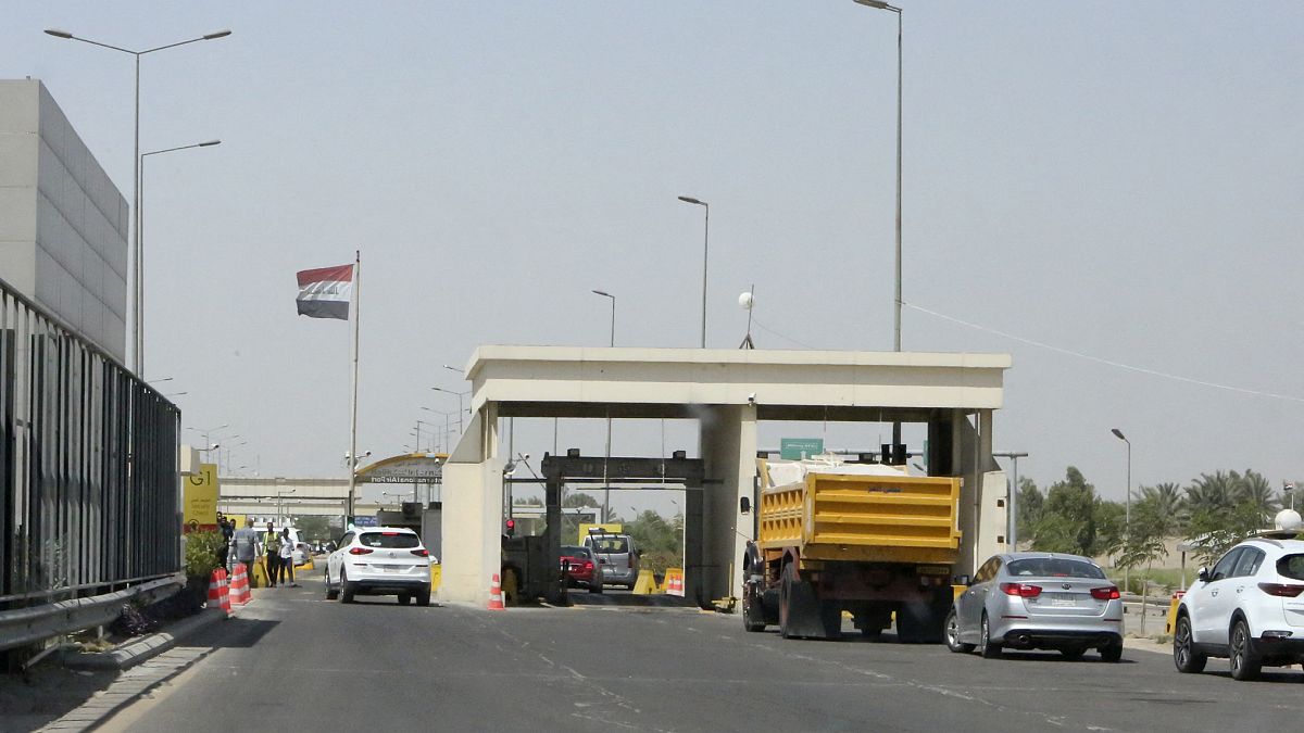 مدخل مطار بغداد الدولي