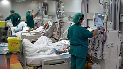 مستشفيات بيروت قد تضطر إلى تعليق غسيل الكلى