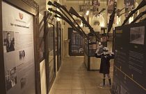 شاهد: جولة داخل معرض عن الهولوكوست في متحف معبر الحضارات في دبي