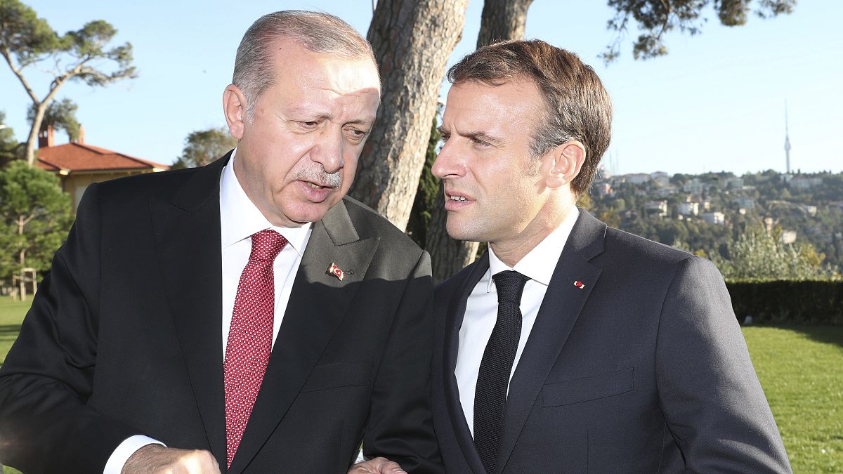 ماكرون وأردوغان في اسطنبول خلال عقد قمة في سوريا. 2018/10/27
