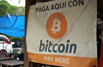 Cartel de pagos en Bitcóins en El Salvador