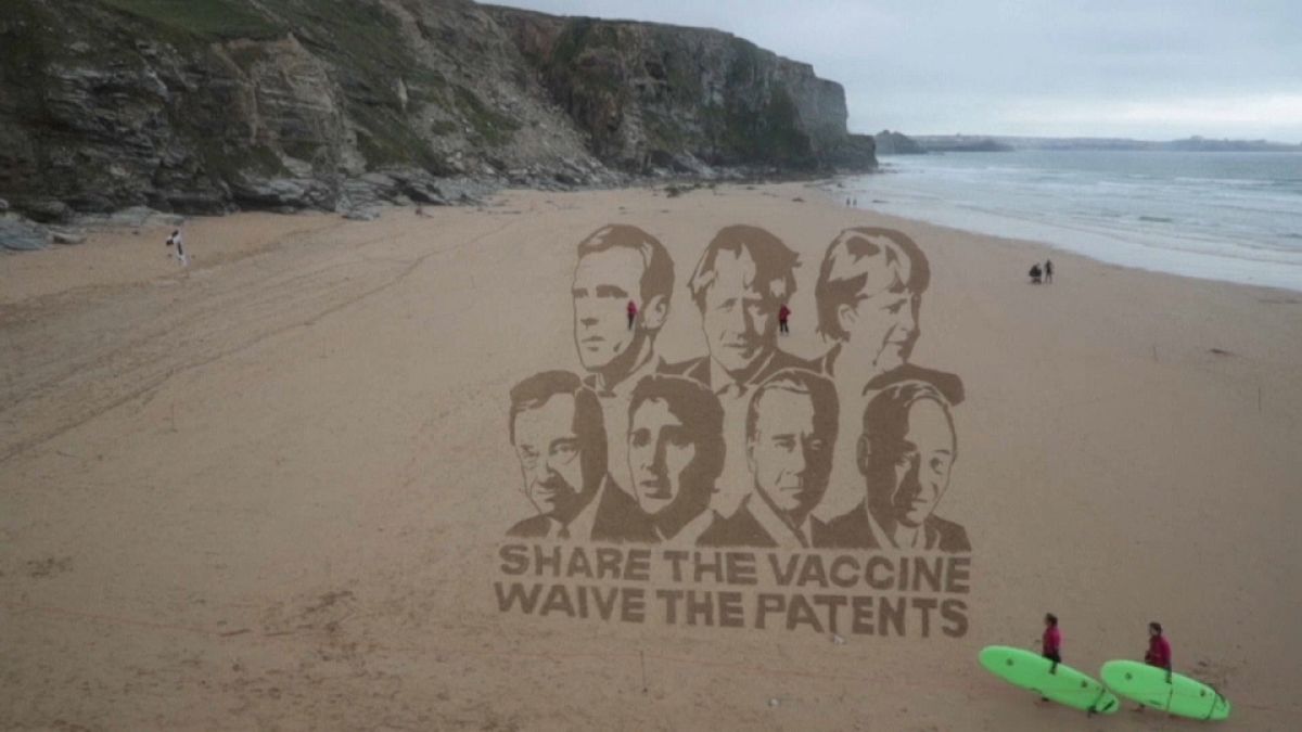 Activistas en Reino Unido llaman al acceso global a las vacunas