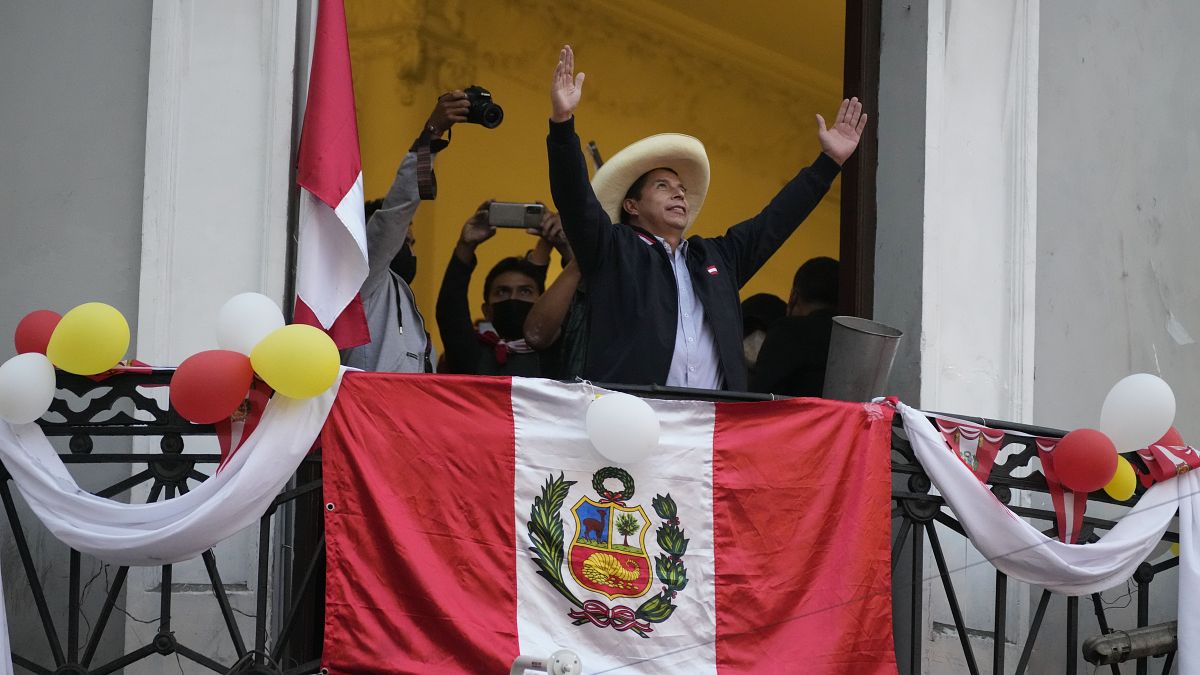El izquierdista Pedro Castillo es el candidato más votado en las presidenciales peruanas