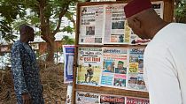Kiosque à journaux, ce vendredi 11 juin à Bamako (Mali), au lendemain de l'annonce par E. Macron de la fin de l'opération "Barkhane".