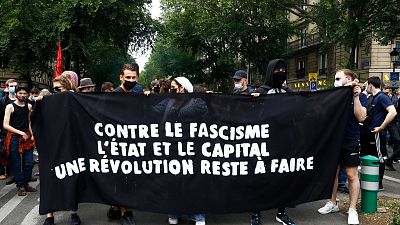 A szélsőjobb ellen tüntettek Párizsban