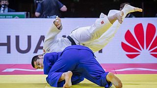 Japanese judoka take the honours on heavyweight day in Budapest