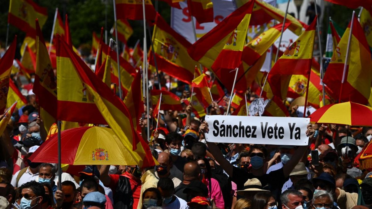 Thousands protest in Madrid at plans to pardon Catalan separatists 