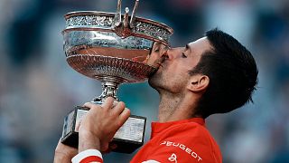 Tennis, a Djokovic il Roland Garros dopo la battaglia con Tsitsipas
