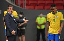 Treinador português pouco pôde fazer para contrariar a supremacia dos anfitriões