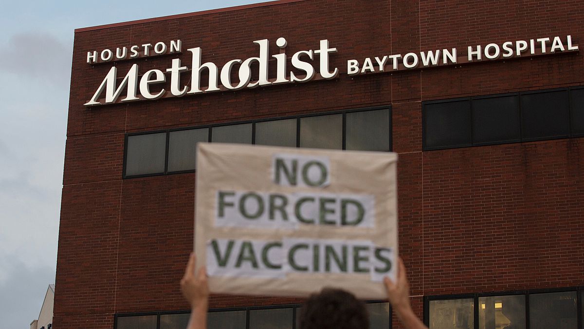 Απορρίφθηκε ομαδική προσφυγή μελών του προσωπικού νοσοκομείου του Χιούστον εναντίον του υποχρεωτικού εμβολιασμού τους για την COVID-19