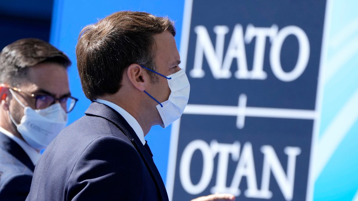 Presidente de França, Emmanuel Macron, a chegar à cimeira da NATO