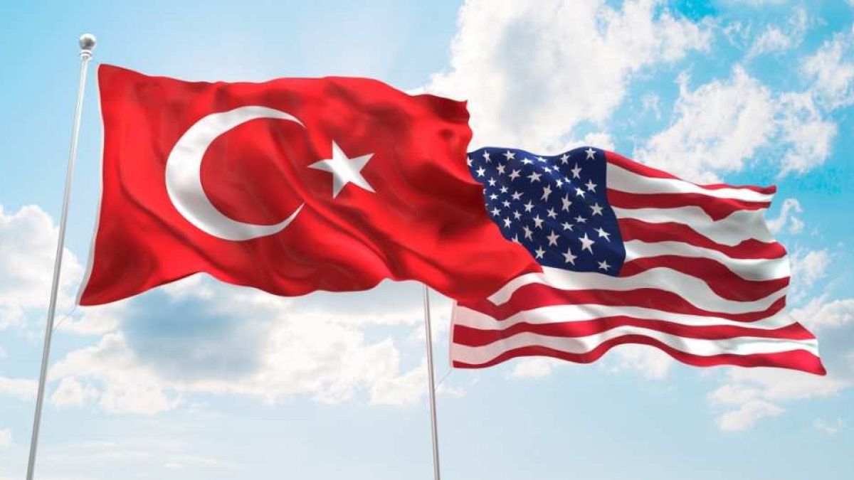 Türkiye ve ABD bayrakları