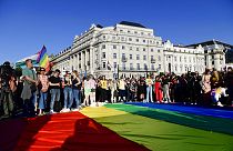 Macaristan: Eşcinselliğin ‘teşvik edilmesini’ yasaklayan teklif protesto edildi
