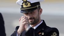 28 maggio 2016: Salvatore Girone saluta i giornalisti rientrando in Italia