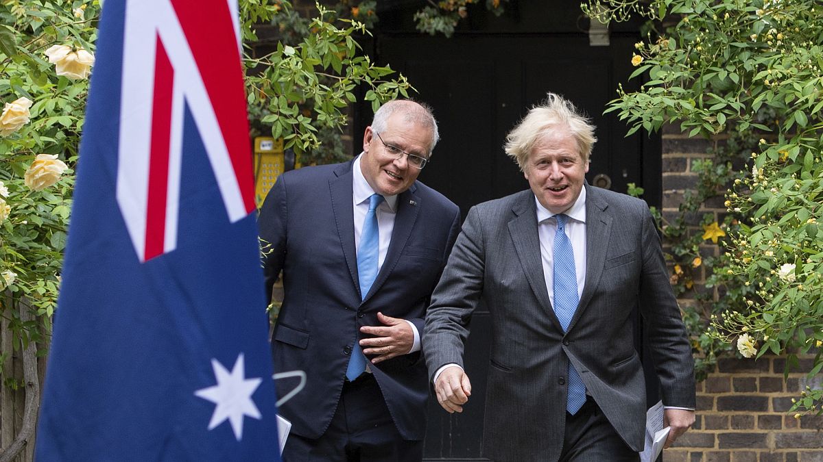 Boris Johnson con su homólogo australiano, Scott Morrison en el jardín del número 10 de Downing Streeet, en Londres, el 15 de junio de 2021. 