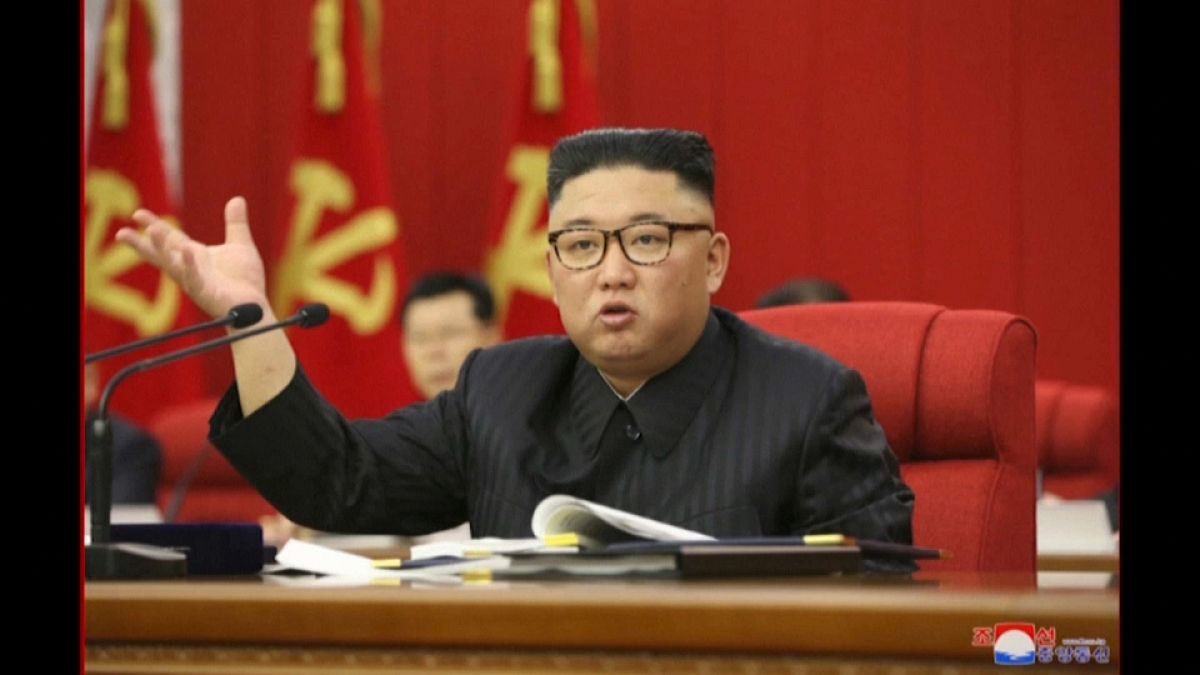 Ким Чен Ын на пленарном заседании Трудовой партии