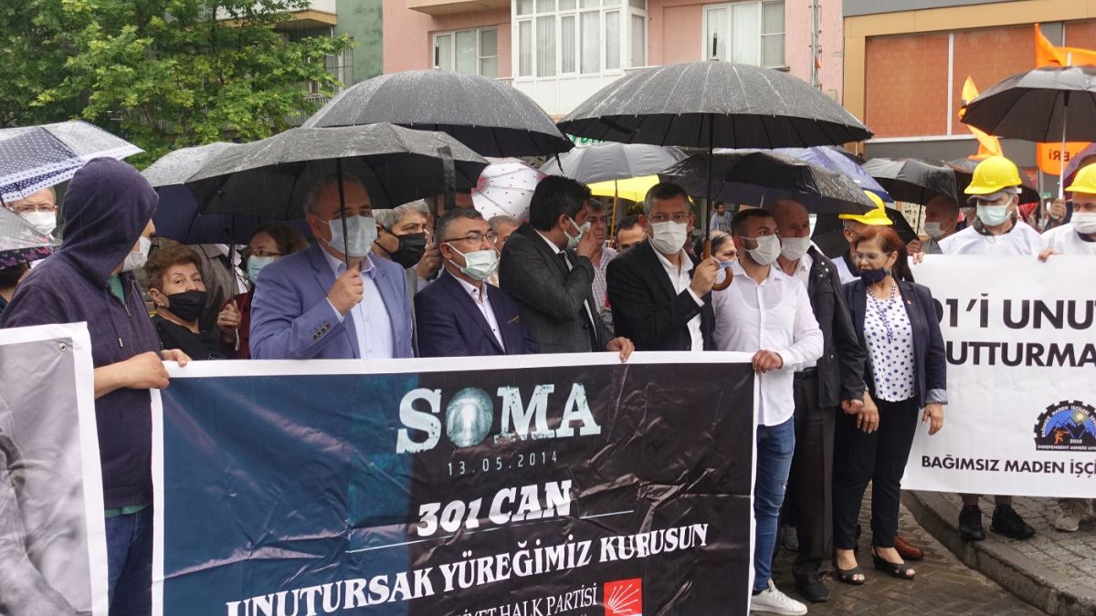 Soma'da yaşanan maden kazası için adalet arayanların protestosu