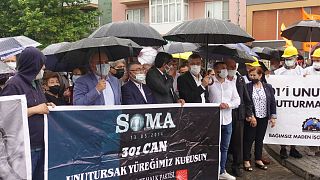 Soma'da yaşanan maden kazası için adalet arayanların protestosu Soma'da yaşanan maden kazası için adalet arayanların protestosu
