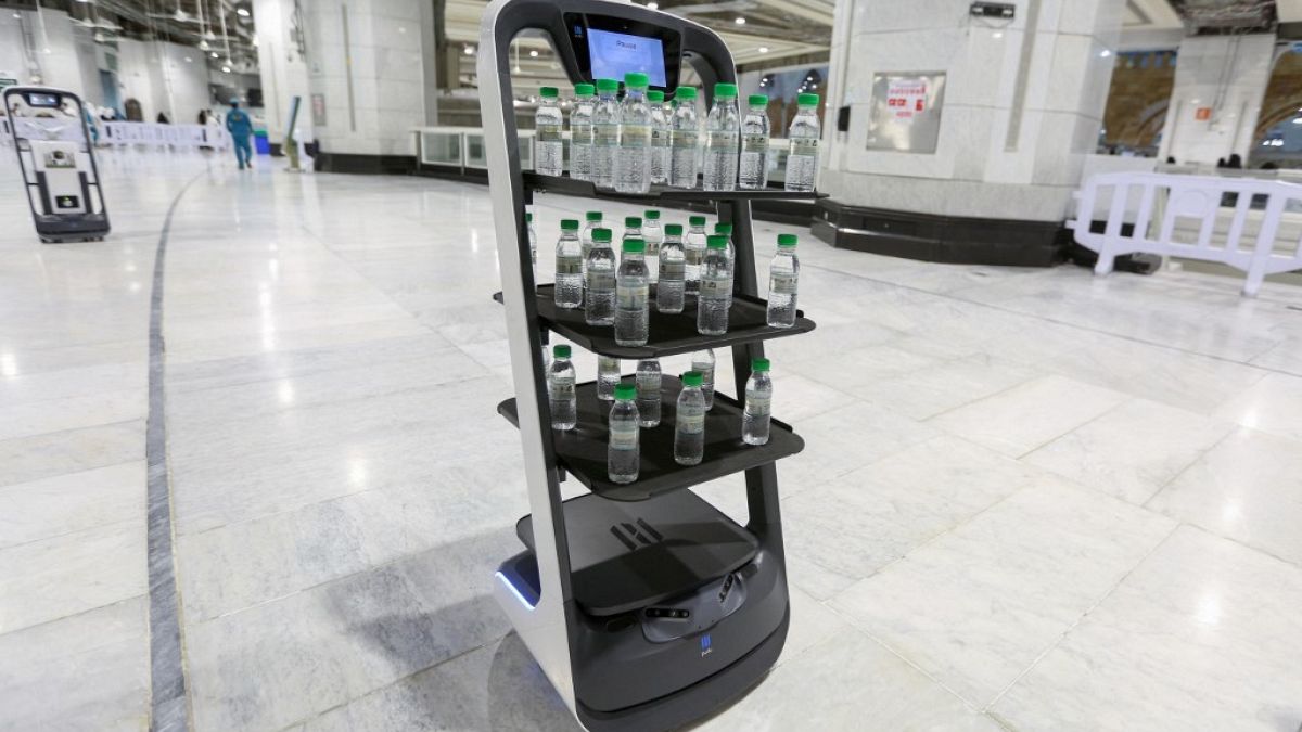 Robot-distributeur d'eau sacrée à la Mecque (Arabie Saoudite), le 15/06/2021