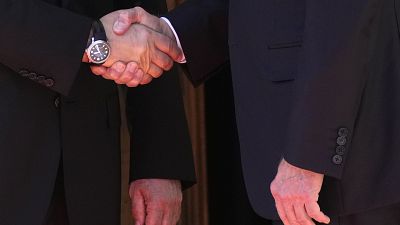 O aperto de mão entre Putin e Biden antes da Cimeira de Genebra