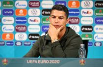 Cristiano Ronaldo bei der Pressekonferenz in Budapest - ohne Flasche von Coca Cola