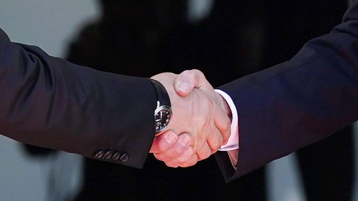 Historischer Händedruck zwischen Wladimir Putin und Joe Biden in Genf
