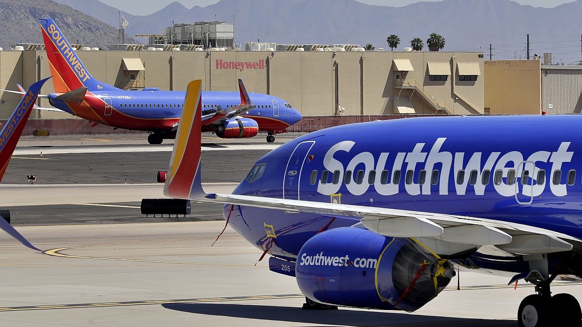 Souhwest Airlines binlerce uçuşu internet ve bilgisayar sorunları nedeniyle durdurdu 