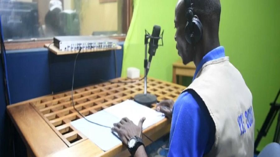 Cameroun : une émission de radio faite par des réfugiés pour les réfugiés |  Africanews
